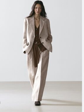 Massimo Dutti 100% Linen Tan  Beige Color Blazer. Size 10